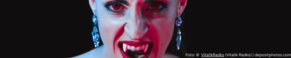Portrait einer fauchenden Vampirin